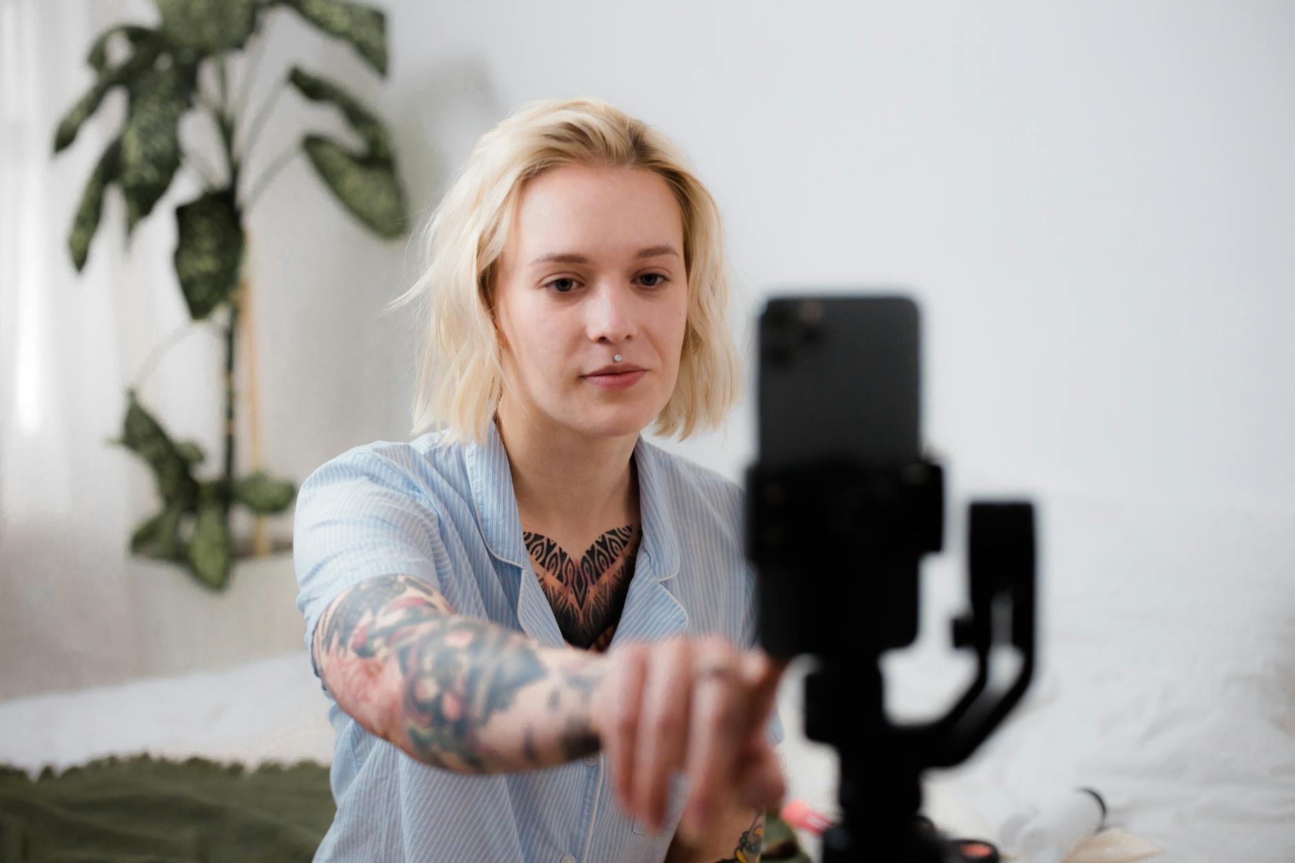 YouTubeショートの収益化条件と稼ぎ方を完全解説｜スマホだけで月10万